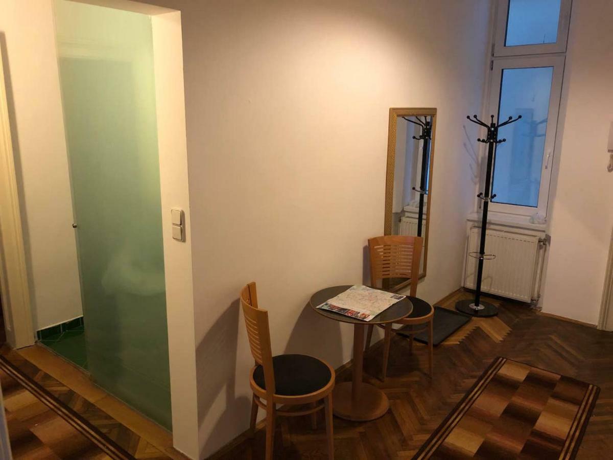 Centrally-located Authentic Apartment Vienna