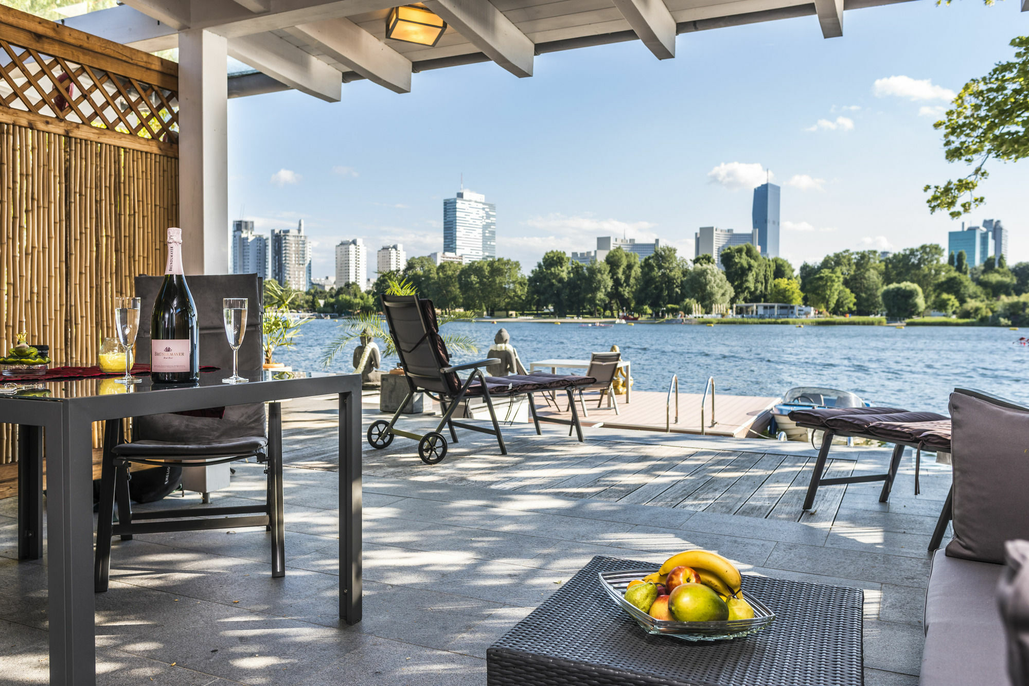 Ajo Vienna Beach - Contactless Check-In Apartment