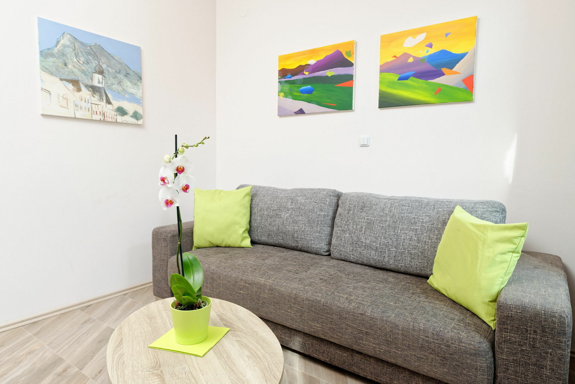 Luna Apartment