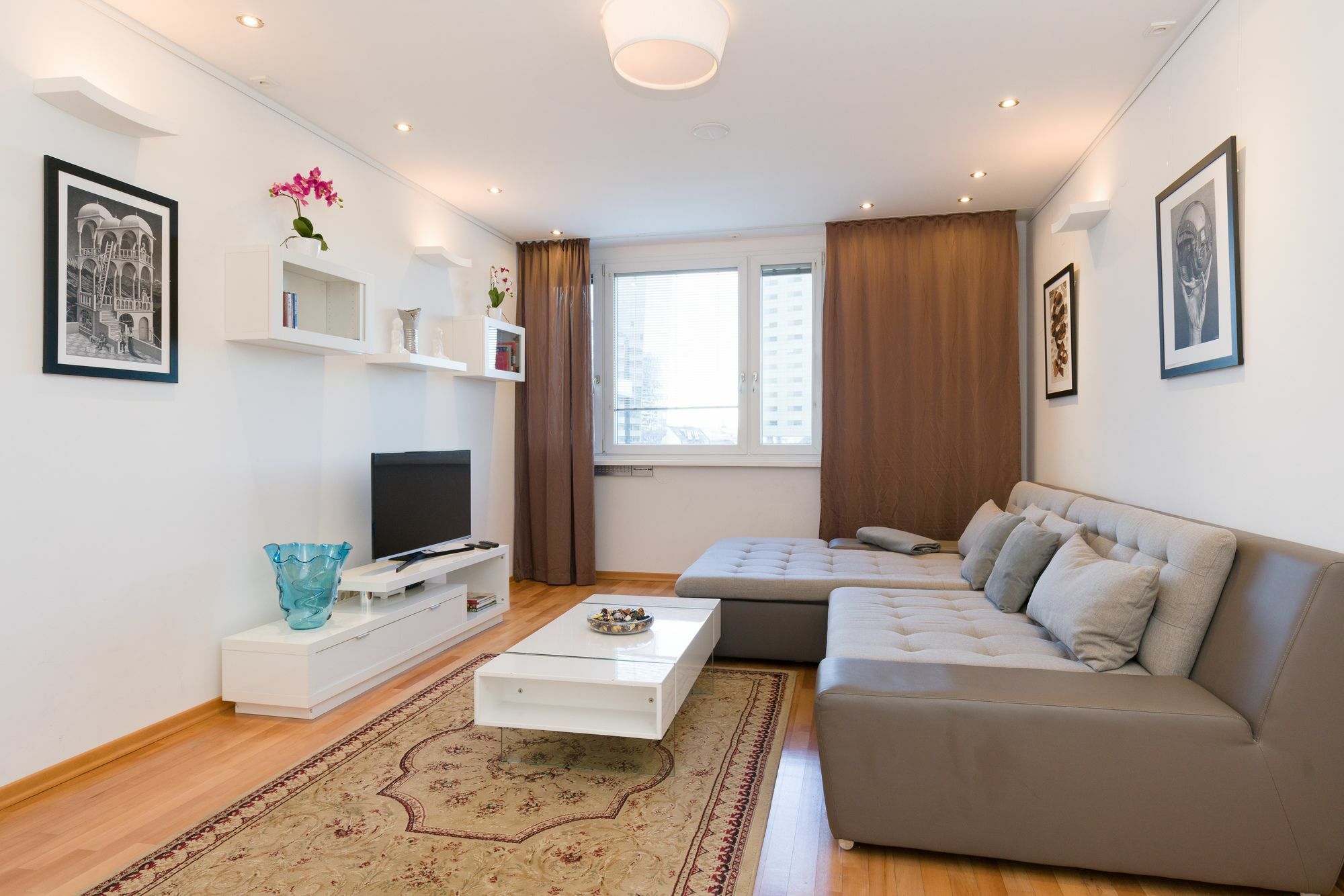Domino Apartment *