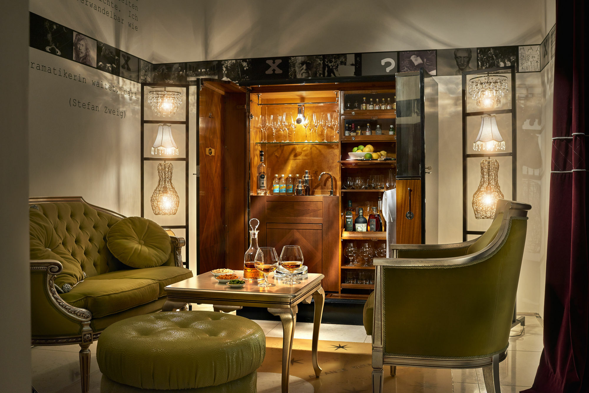House Of Time - Fancy Suites Hotel