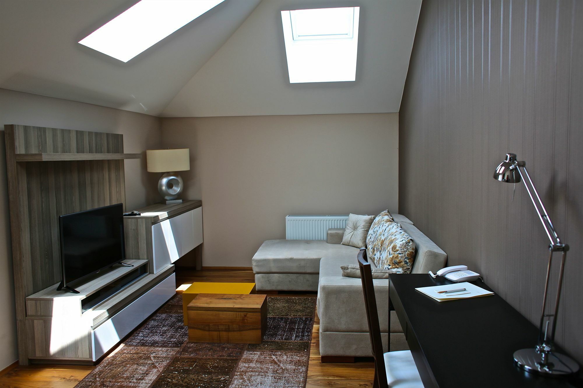 Vienna Suites Apartment