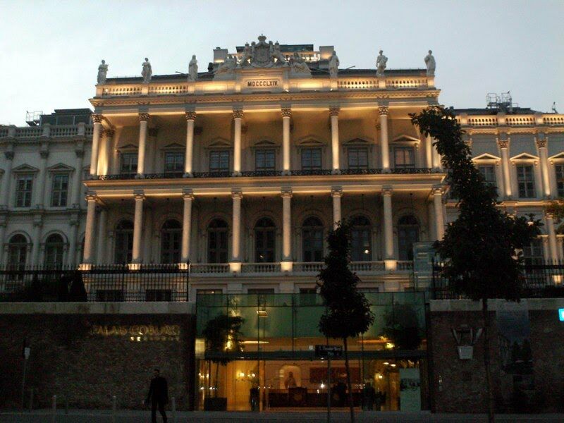 Palais Coburg 5*