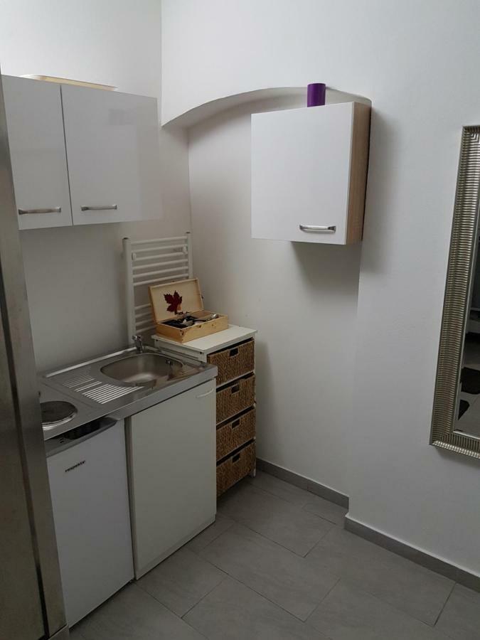 Fox-box Apt. Apartment *