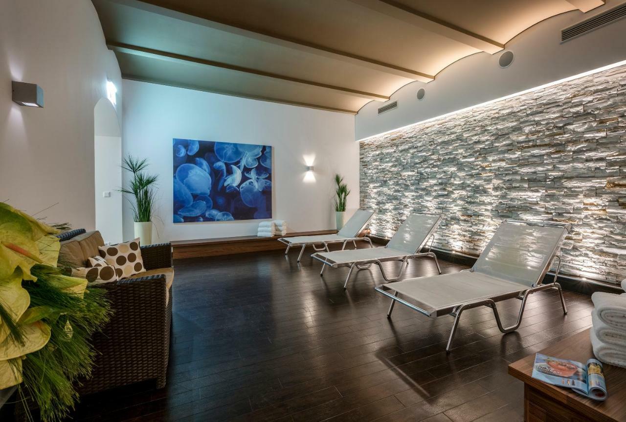 Hotel Nestroy 4*