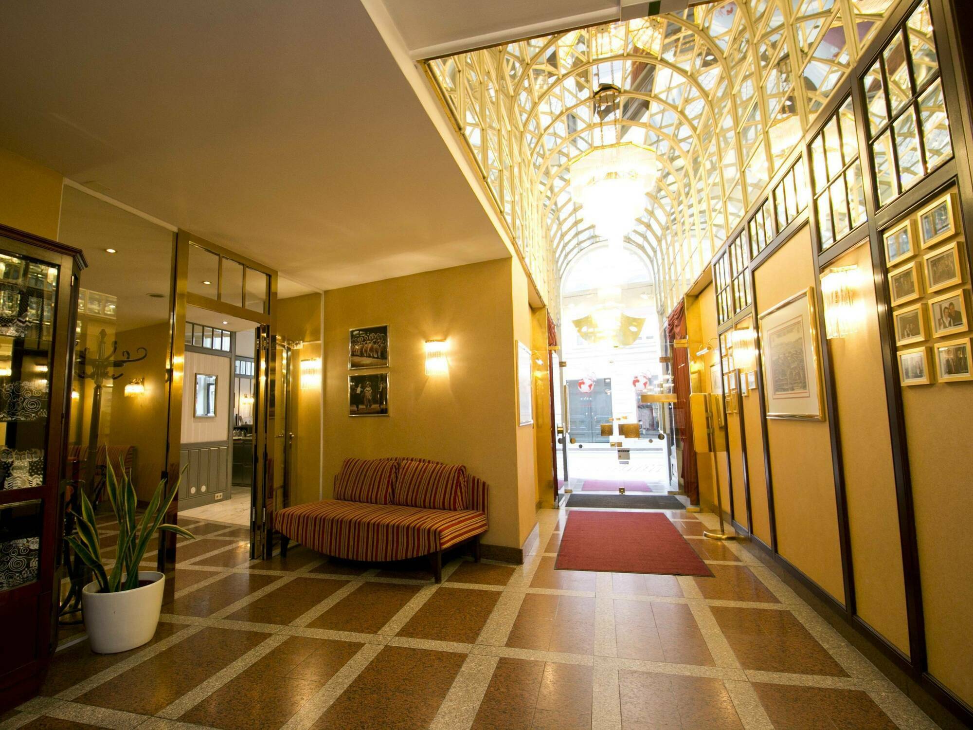 Theaterhotel & Hotel Wien