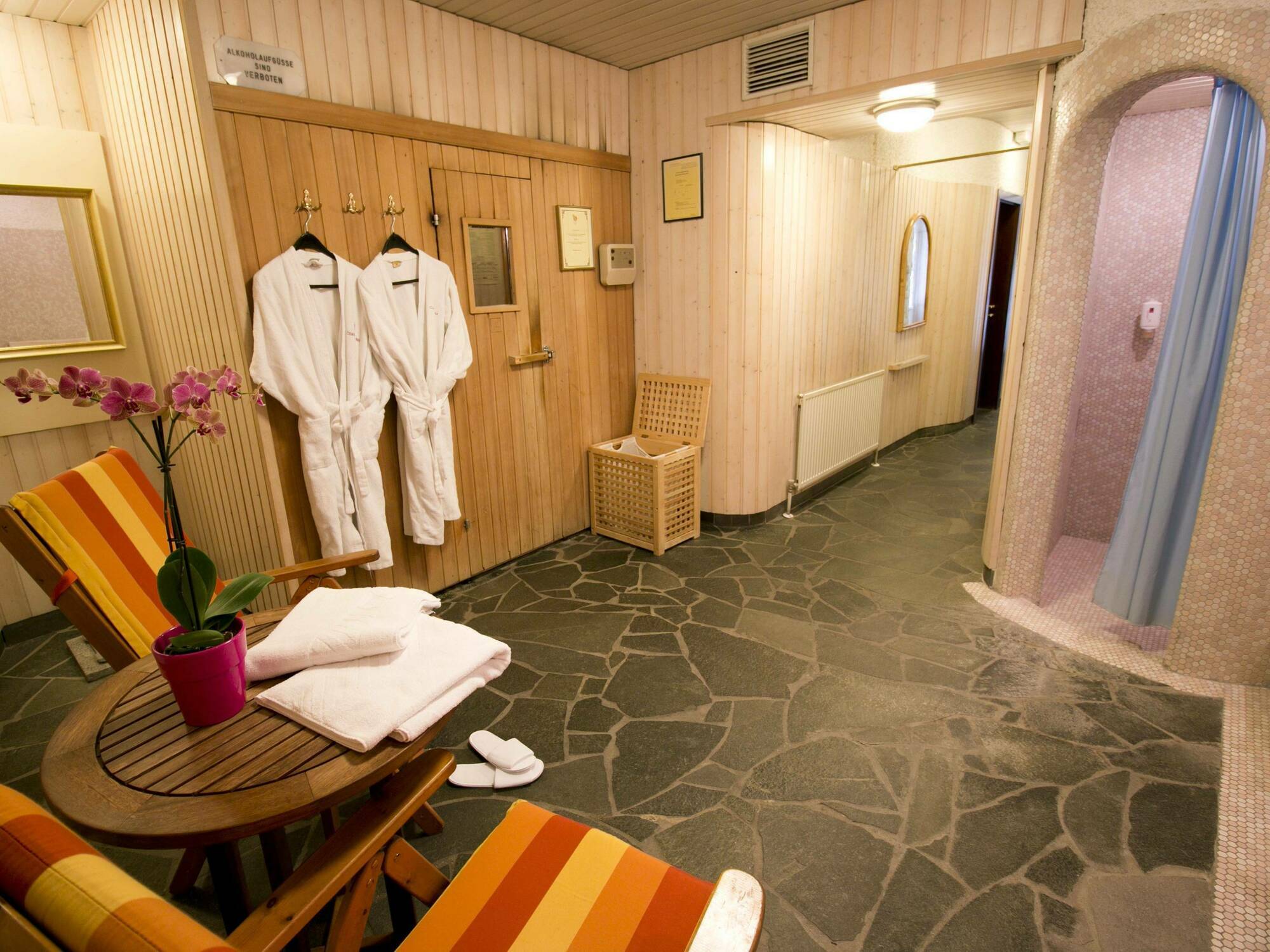Theaterhotel & Hotel 4*