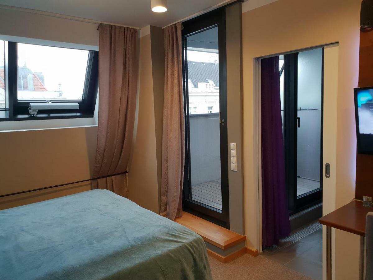 Exquisit Aparthotel 3*