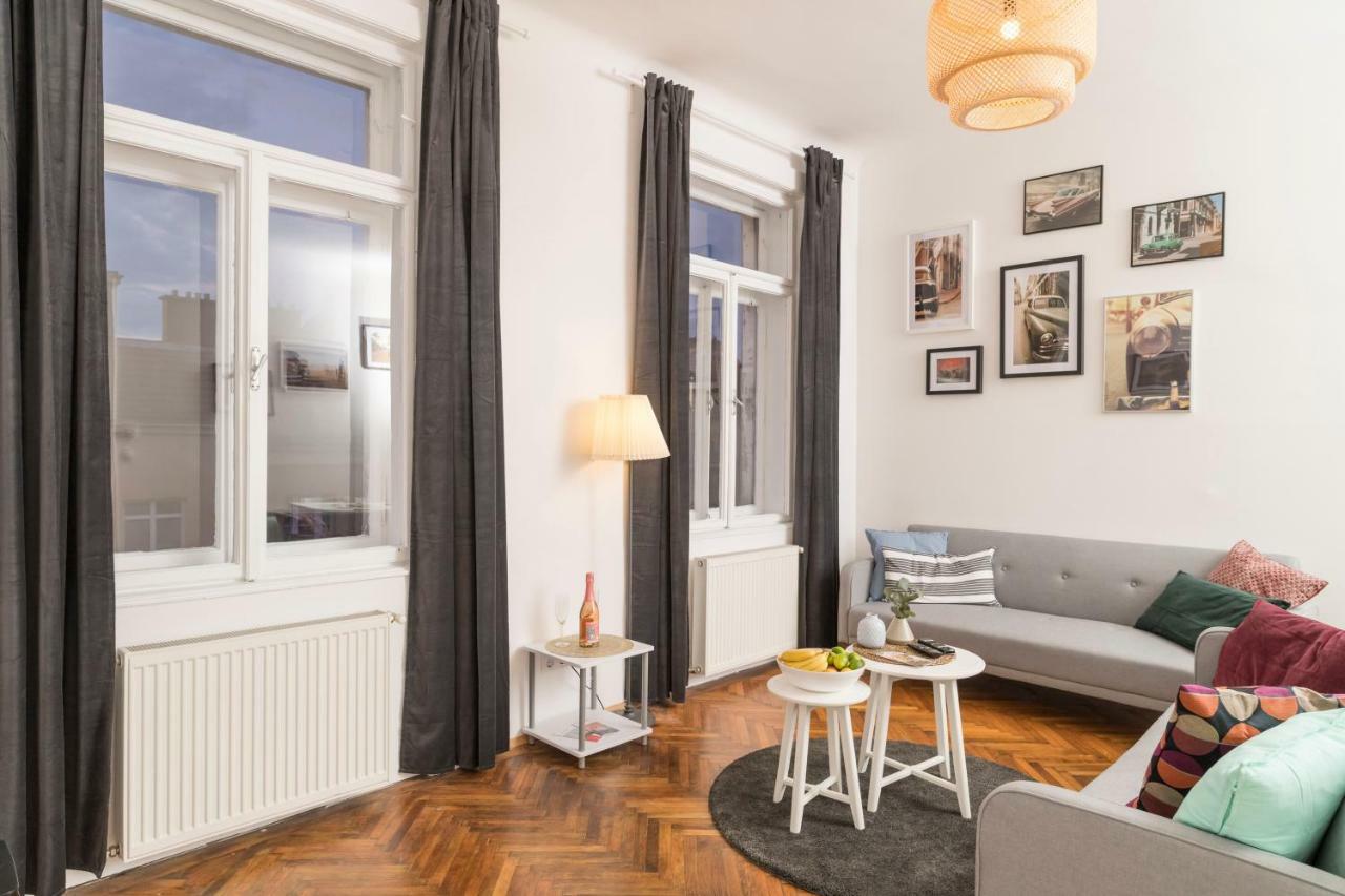 Spittelau Chillout Lounge By Ichbucheat * Wien