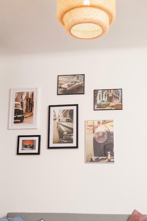 Spittelau Spacious Bright Contactless Selfcheckin Metro Train Station Apartment *