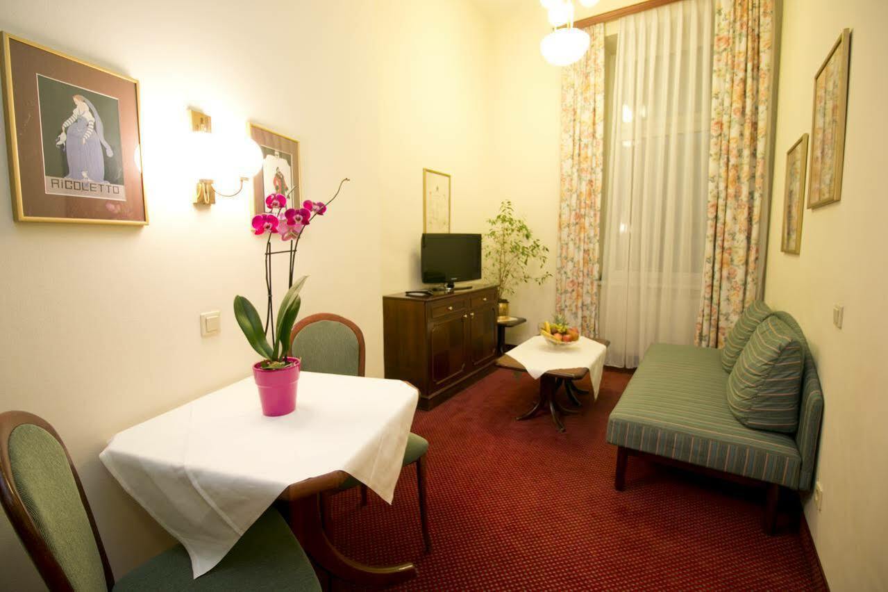 Theaterhotel & 4* Wien