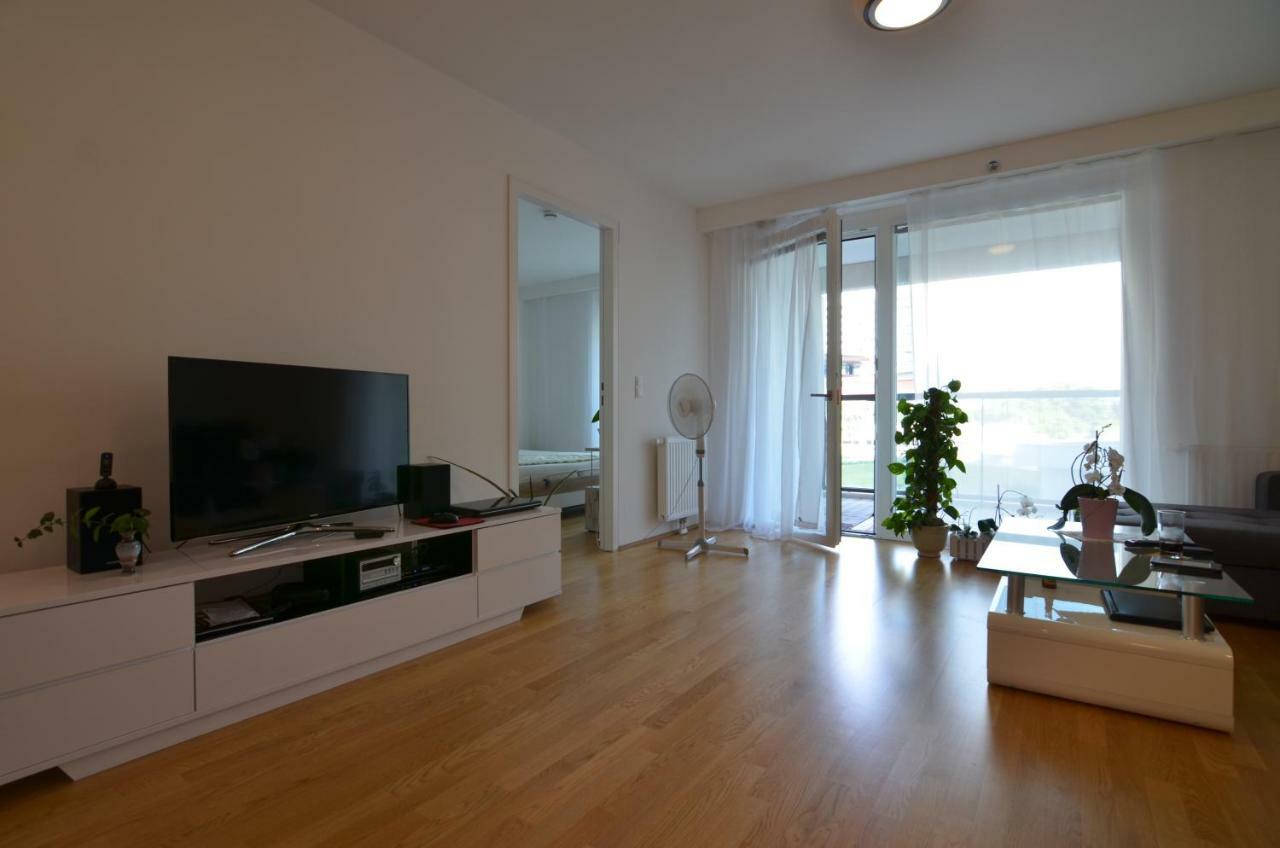 Apartamento With Parking On Premise