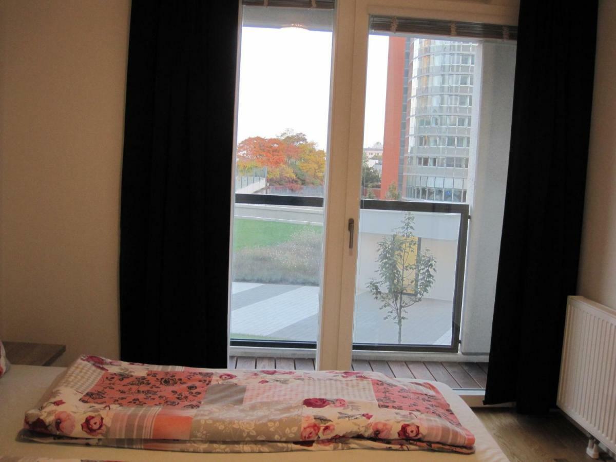 With Parking On Premise * Viena