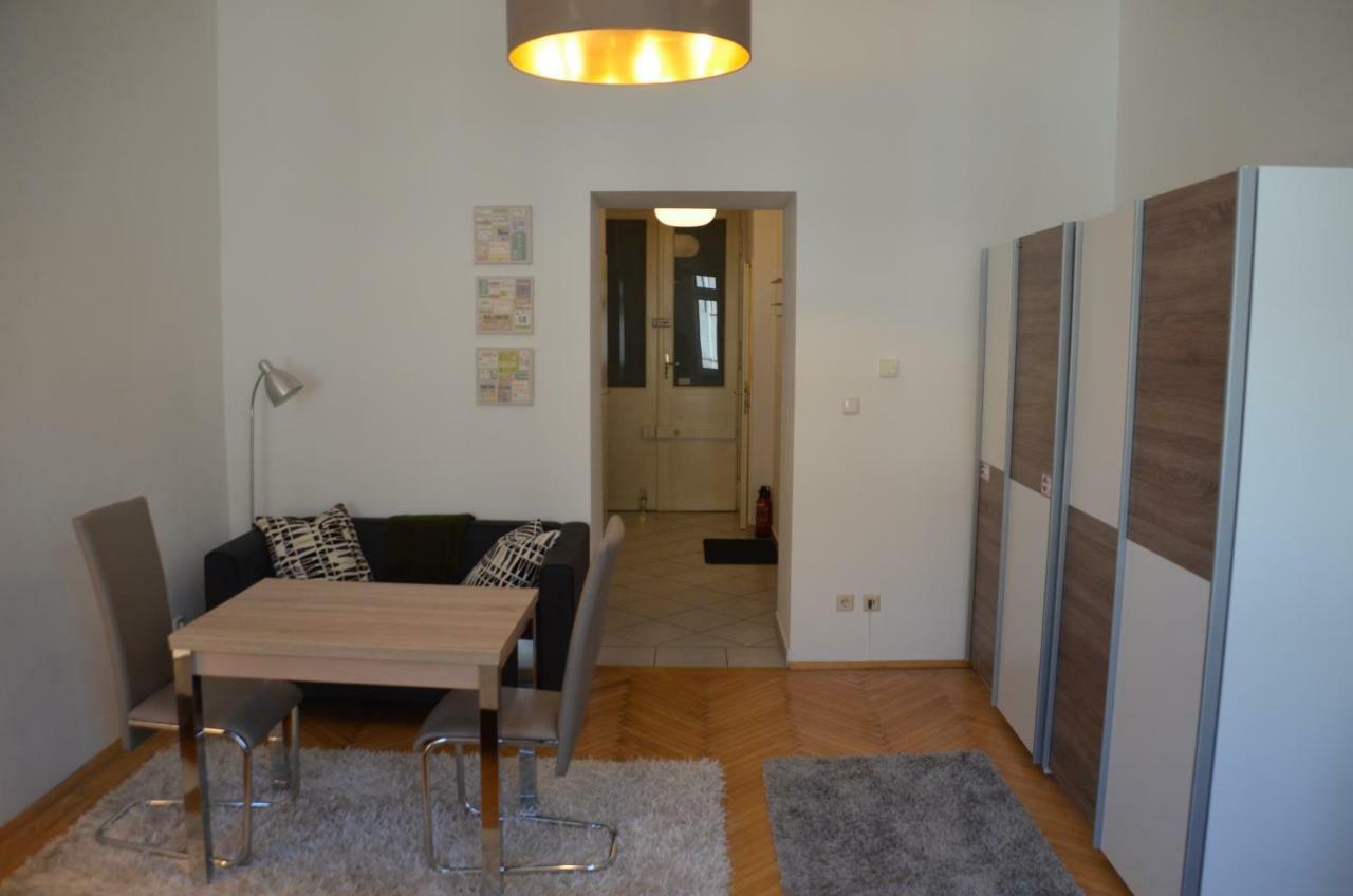 Charmante Altbauapartments Apostelgasse Apartment