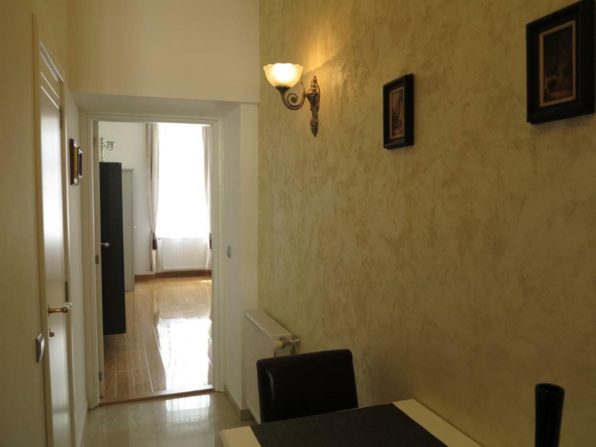 Small Luxury Kapitol Apartment Vienna