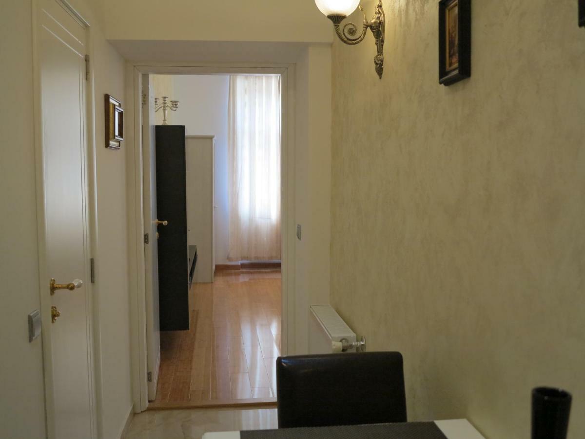 Apartment Small Luxury Kapitol Vienna