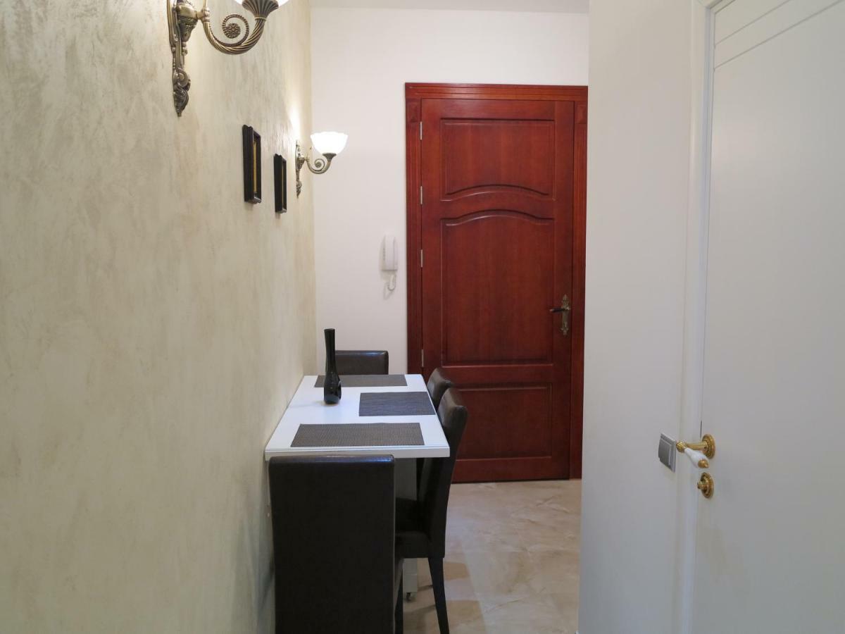 Small Luxury Kapitol Apartment *