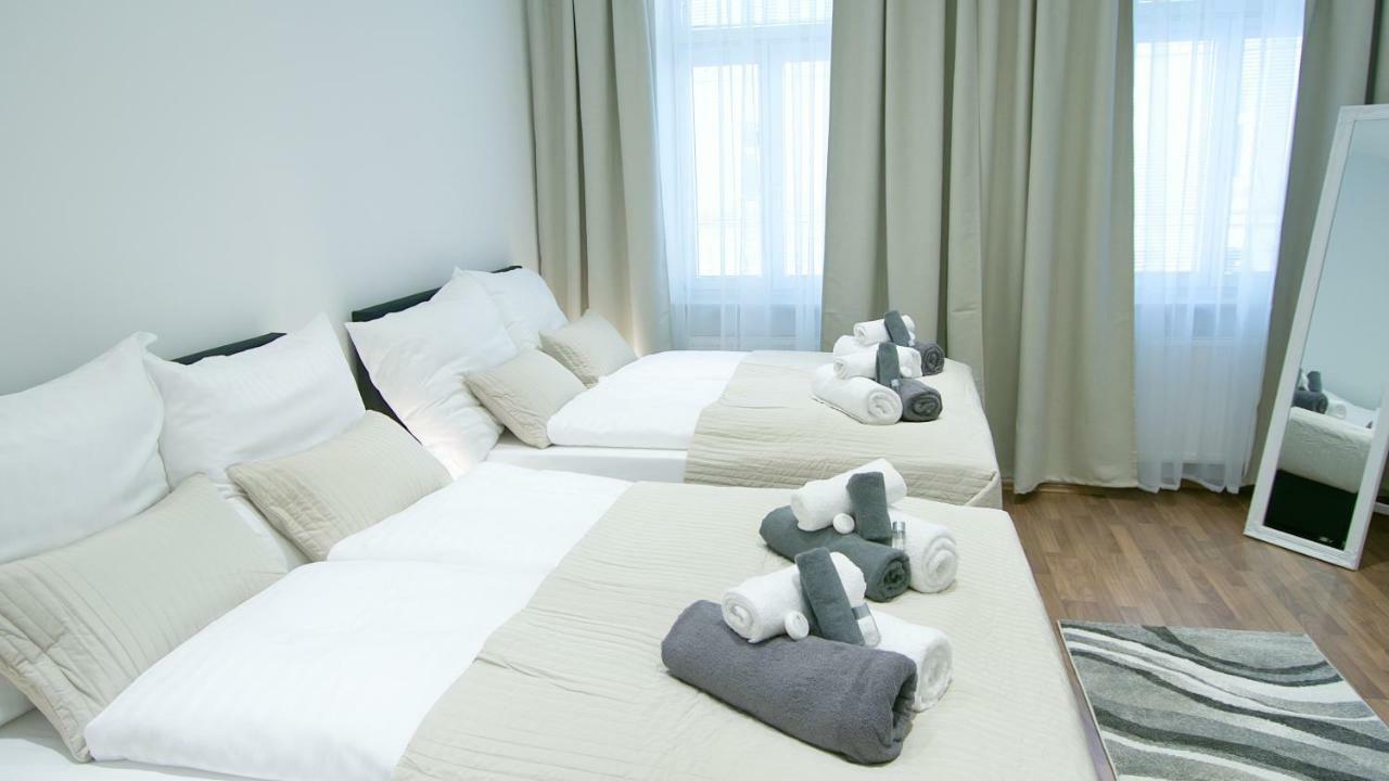 Lotus Apartment *