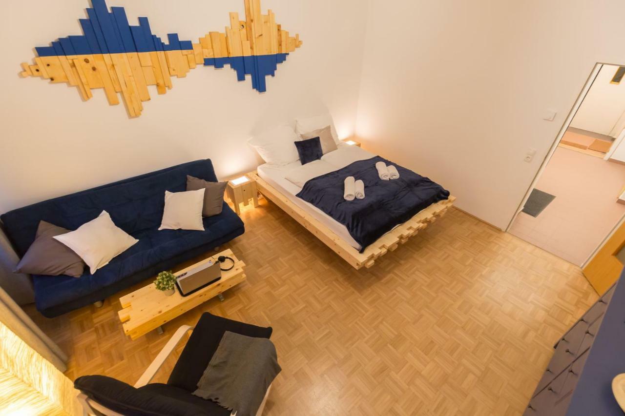 Stunning Station Apartment Vienna