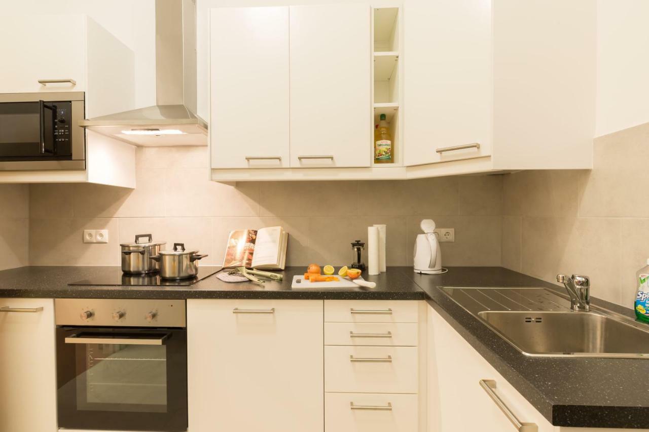 Stunning Station Apartment Vienna