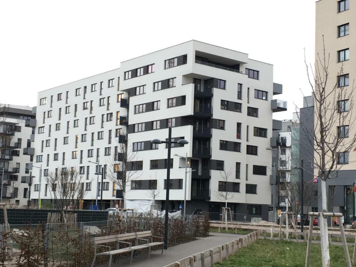 Apartment White Vintage Park View