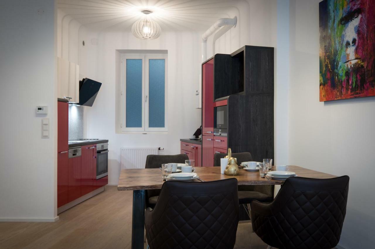 Heart Of City Apartment
