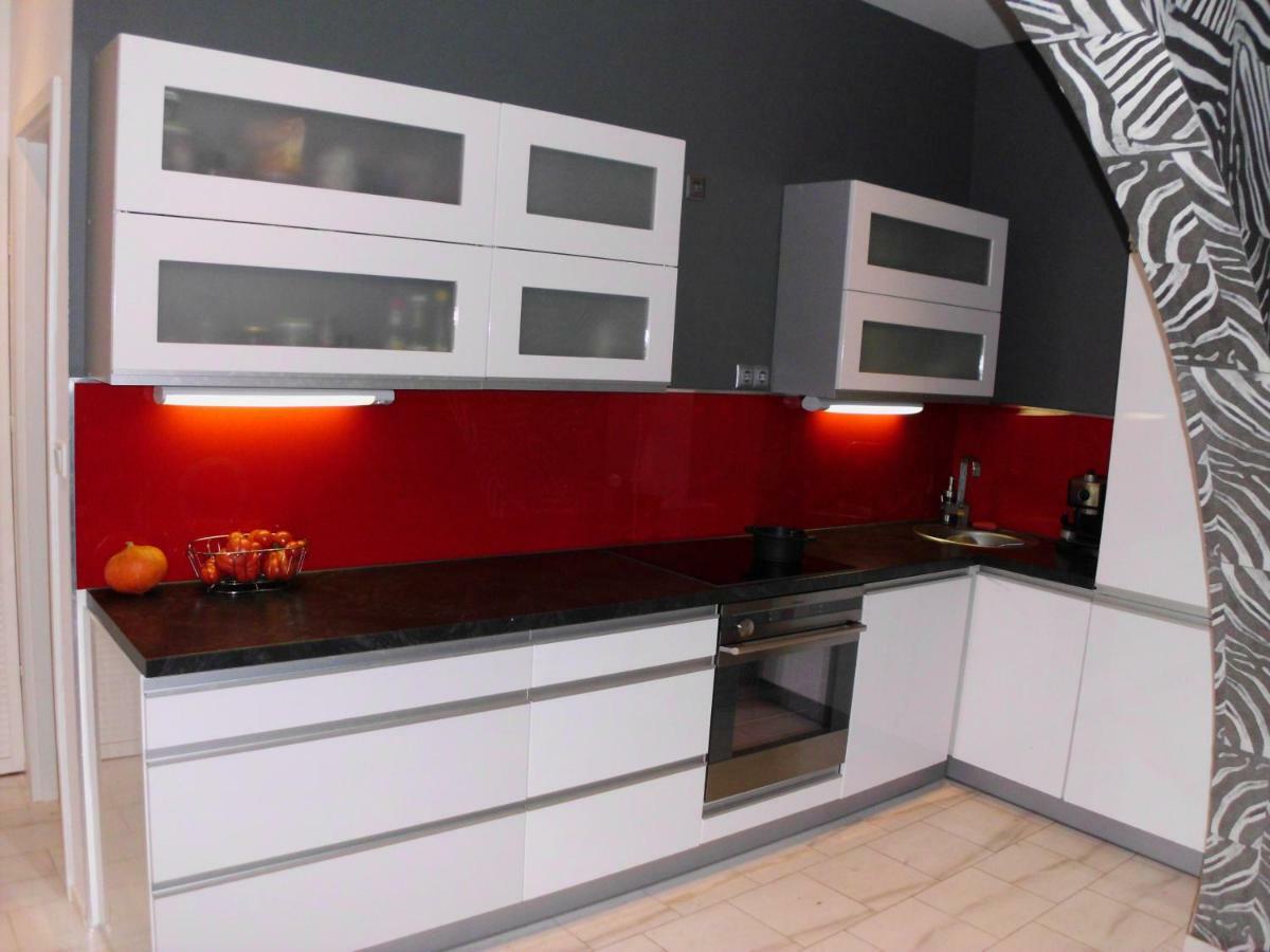 Apartment With Unique 40m2 Garden & Self Check In Vienna
