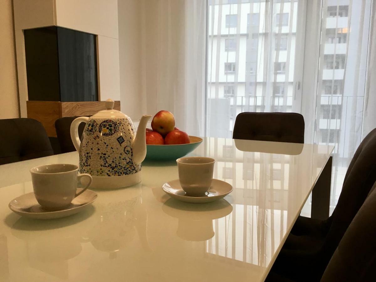 Apartment White Vintage Park View