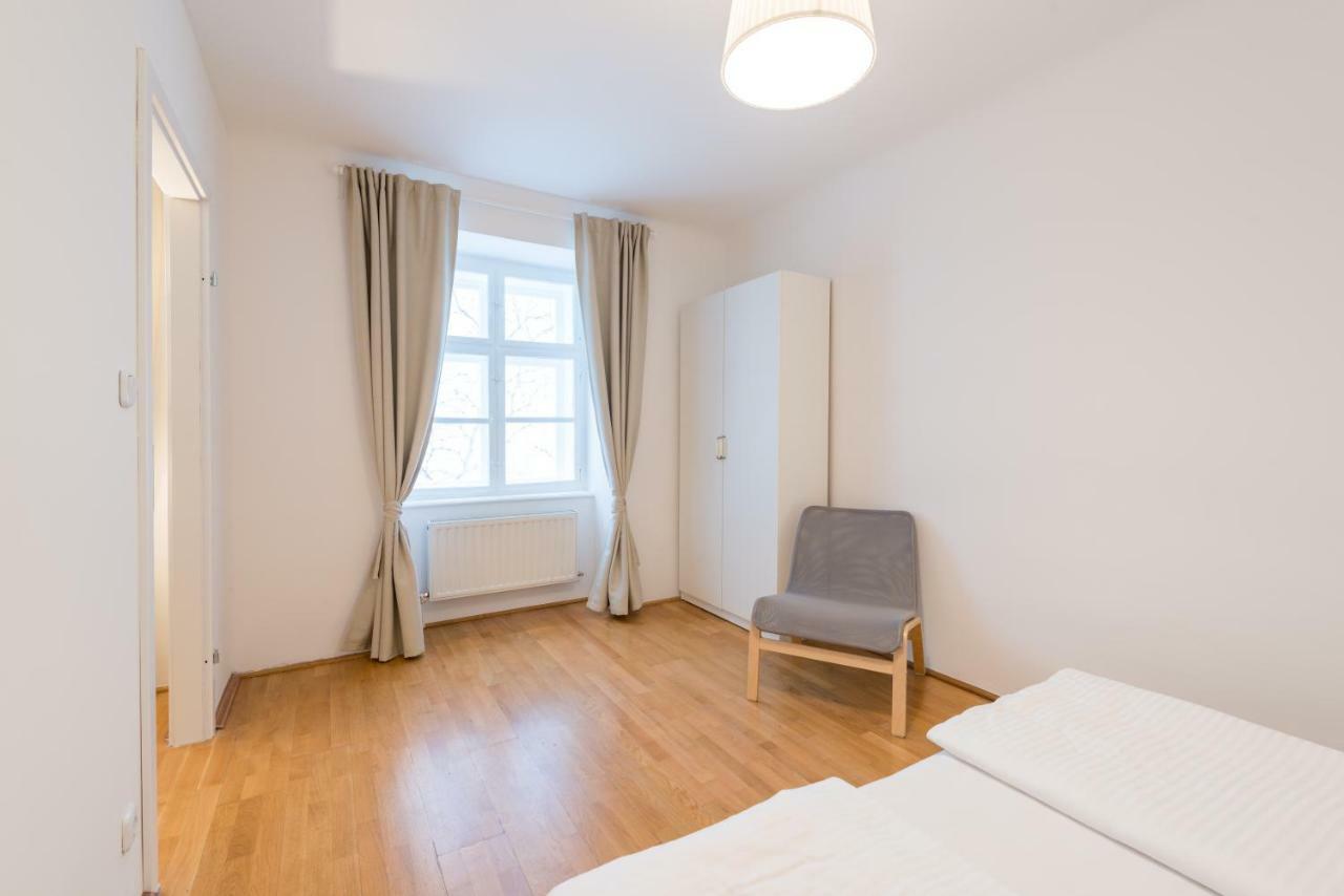 Beautiful Inner City Apartment *