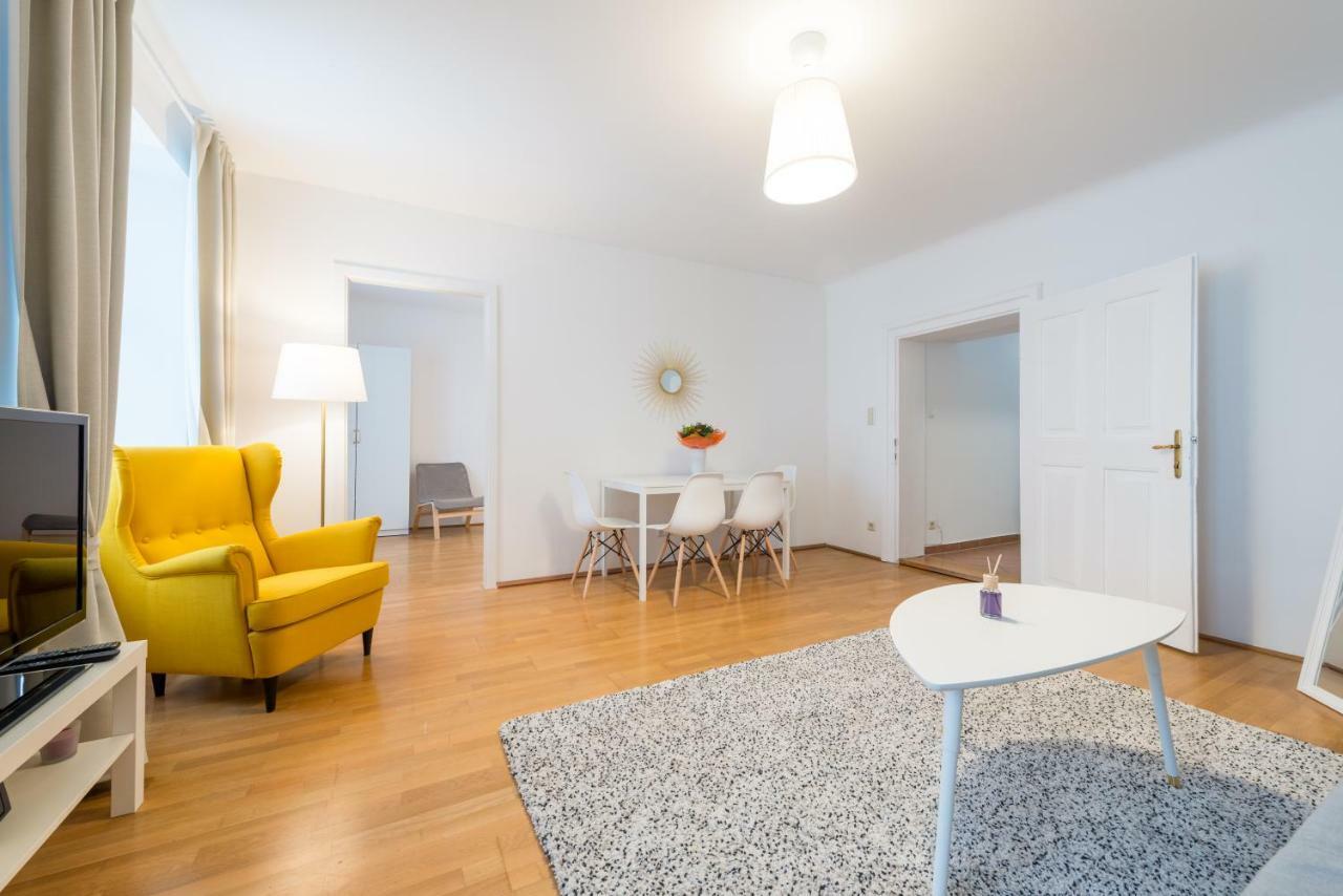Beautiful Inner City Apartment *