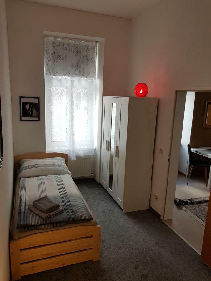 Gerald's 10 Apartment *
