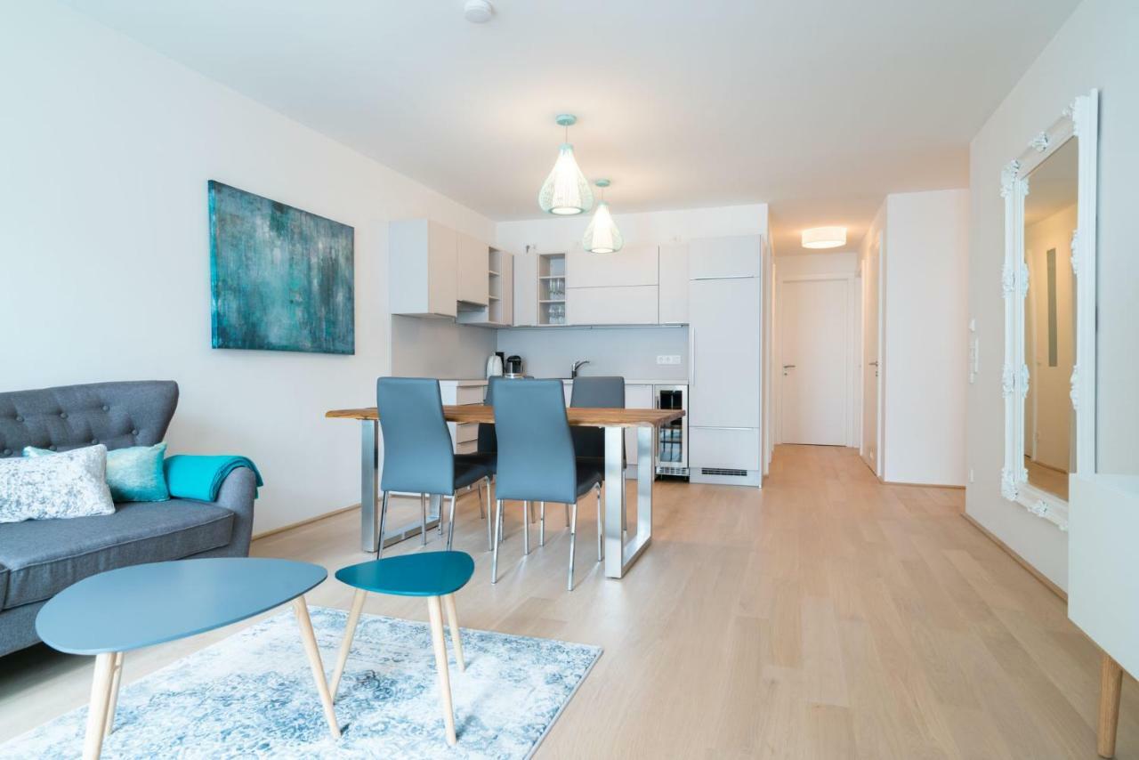 | Spacious Serviced In Directly At The U4 Vienna