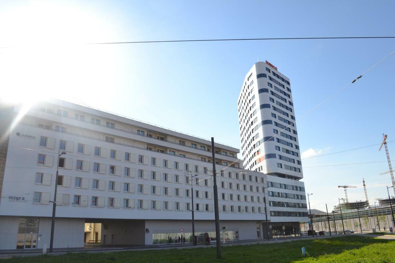 Hauptbahnhof 5 * Vienna
