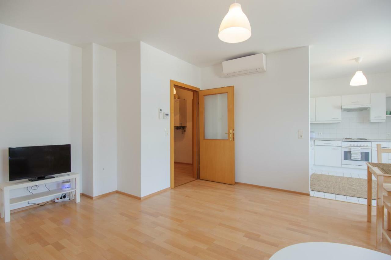 Apartment Living - Rathaus