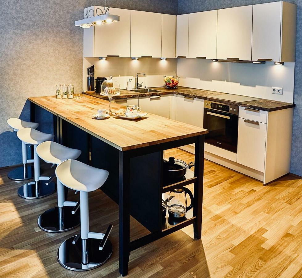 Apartment Place *
