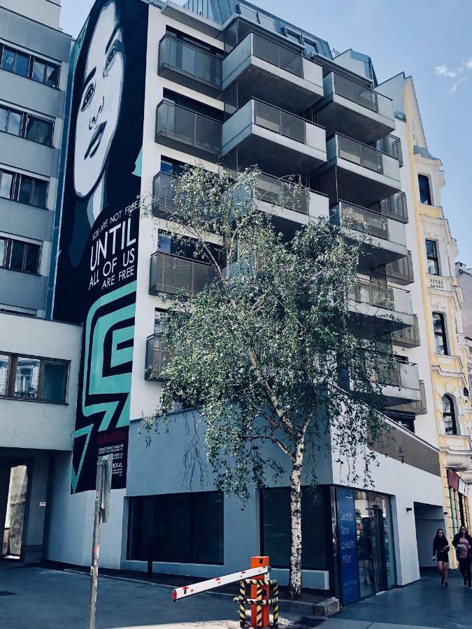 Apartment Place *