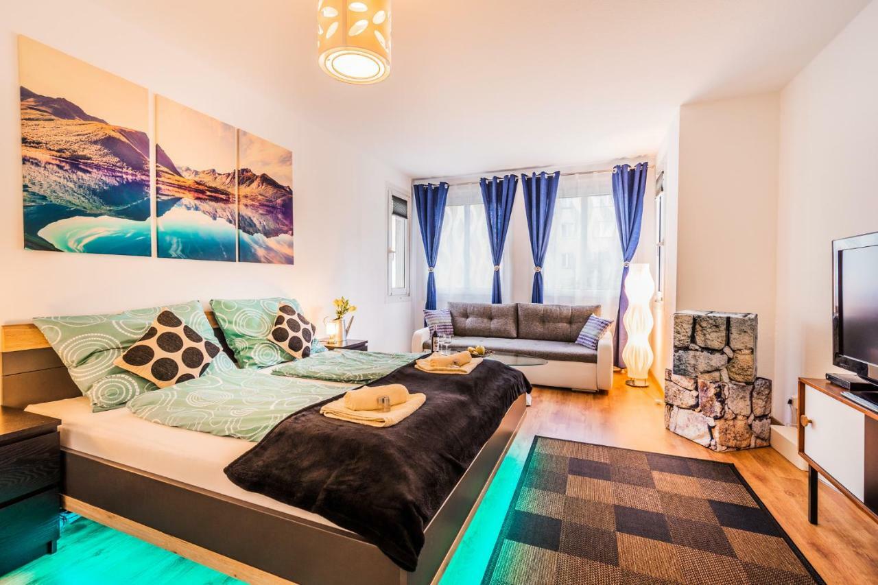 Apartment 10 Min. Downtown - 2 Bedrooms - Parking