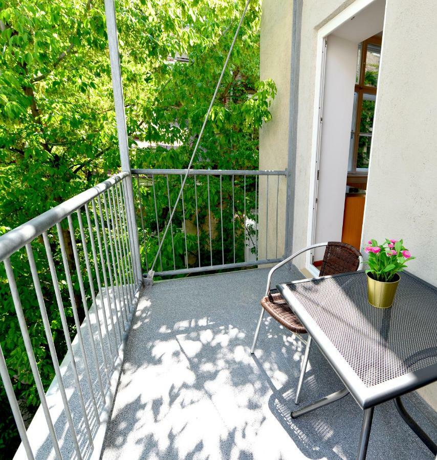 Apartment Charming With Balcony In Hip & Trendy Margareten Vienna