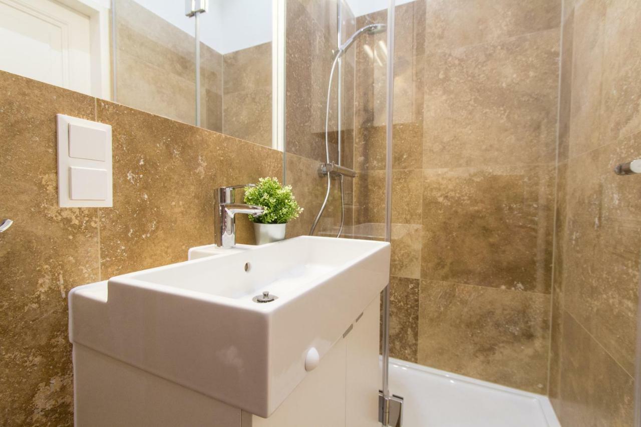 Design I Contactless Check-in Apartment *