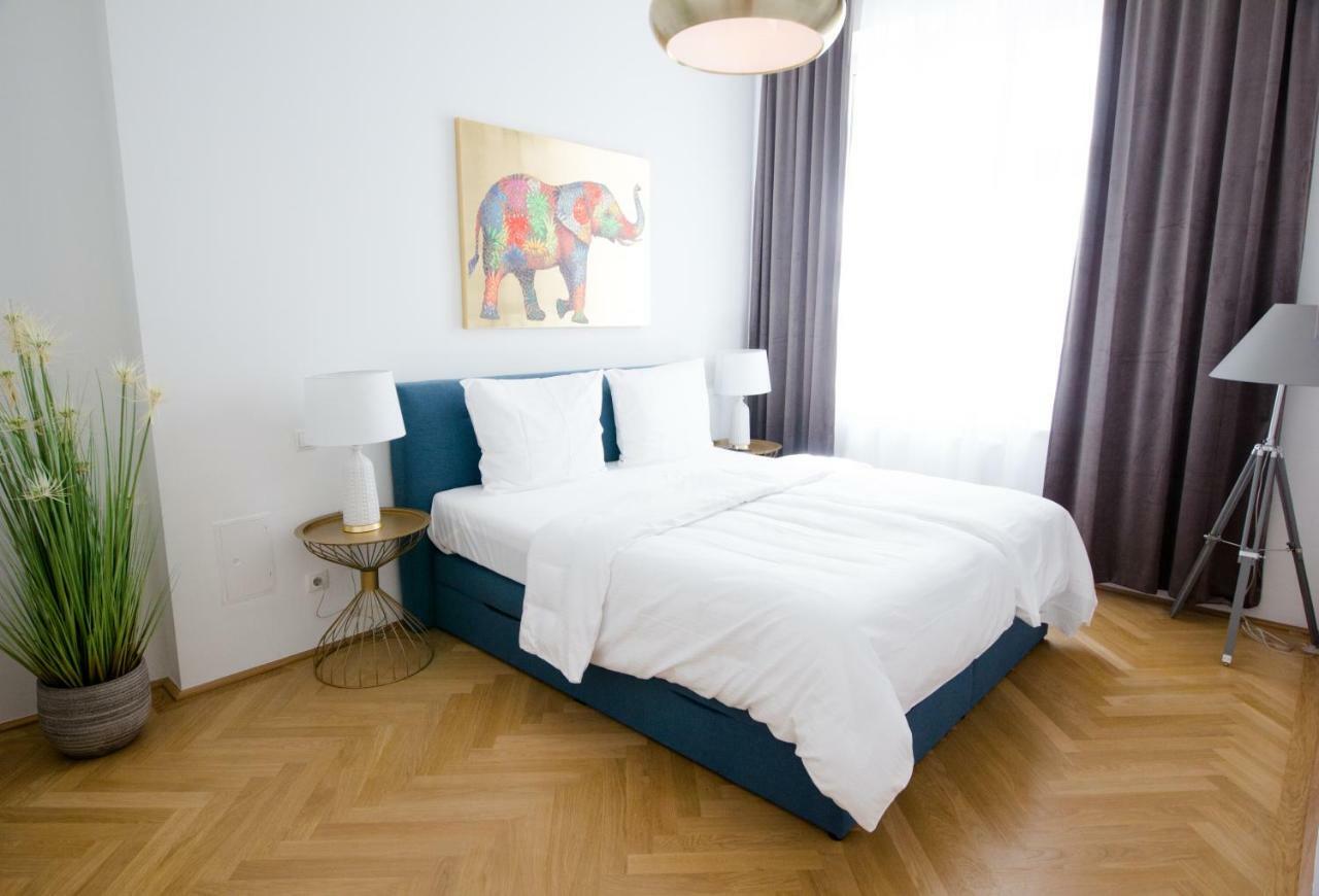 Apartment Urania - Mai's