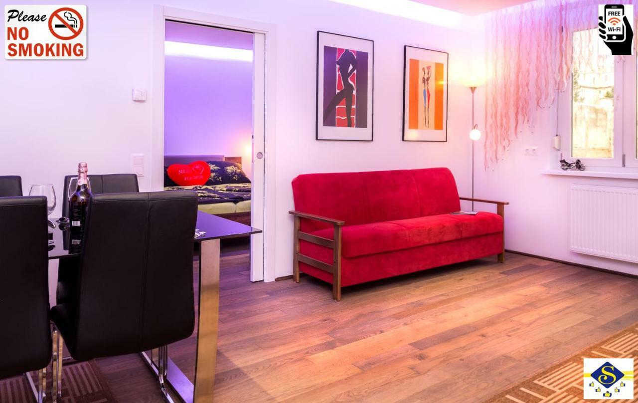 Senator Flats Apartment