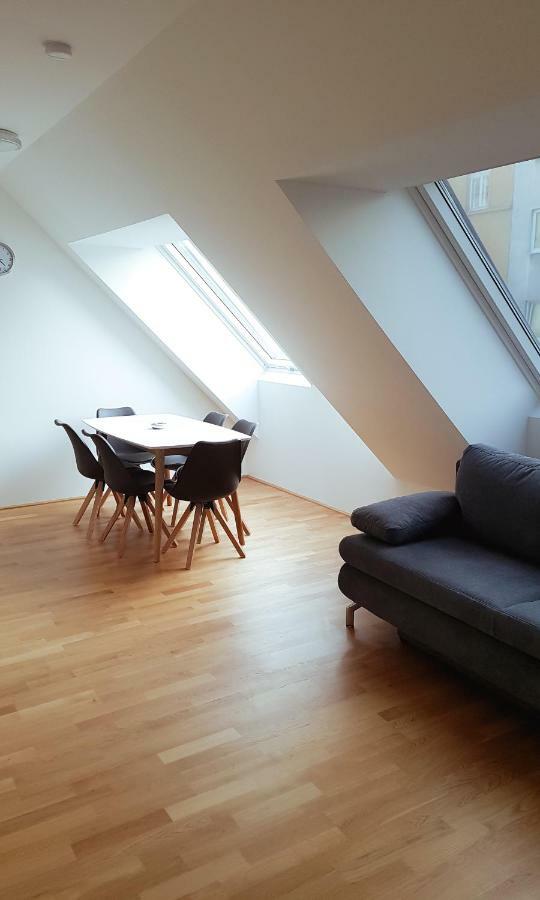 4 Beds And - Contactless Check-in Apartamento Viena