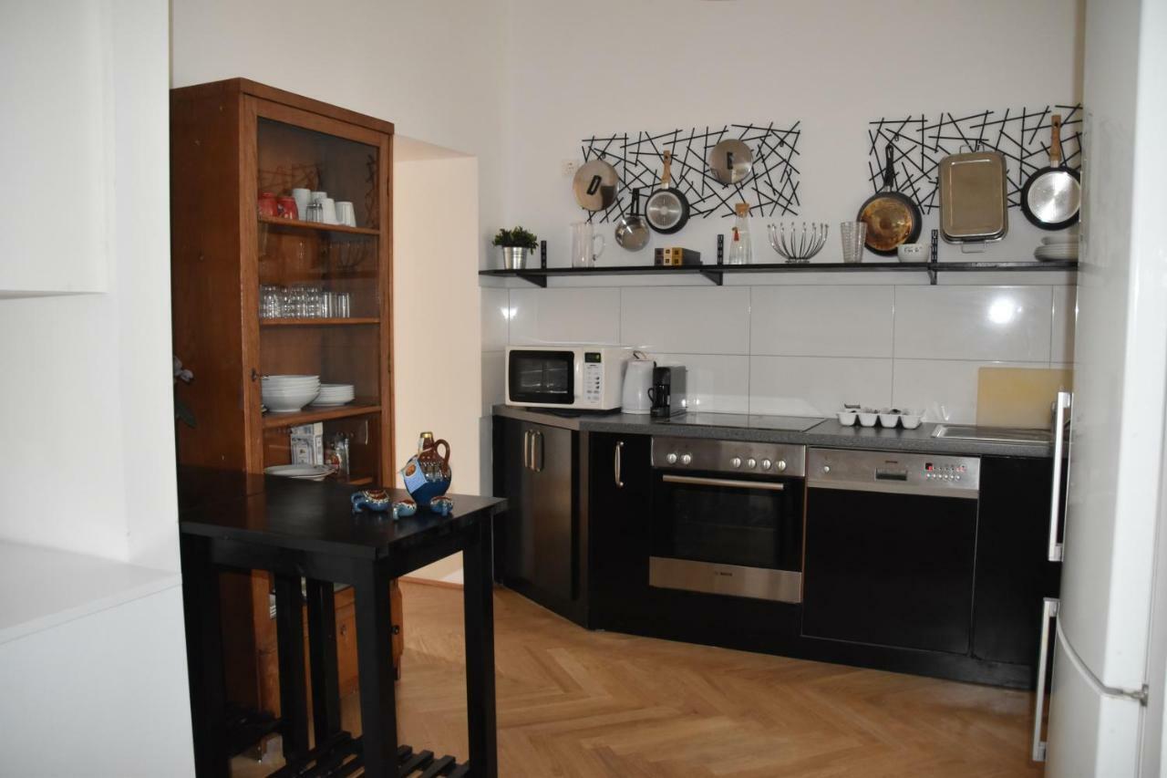 Apartment Lassalle Idylle Next To Fair, Un, Congress Hall, Of Economics *