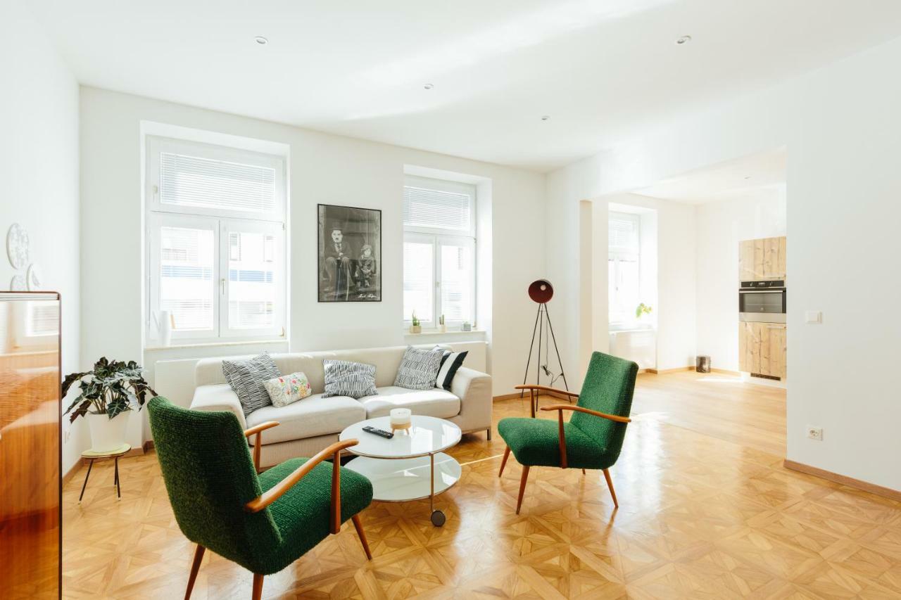 The Newpast Apartment *