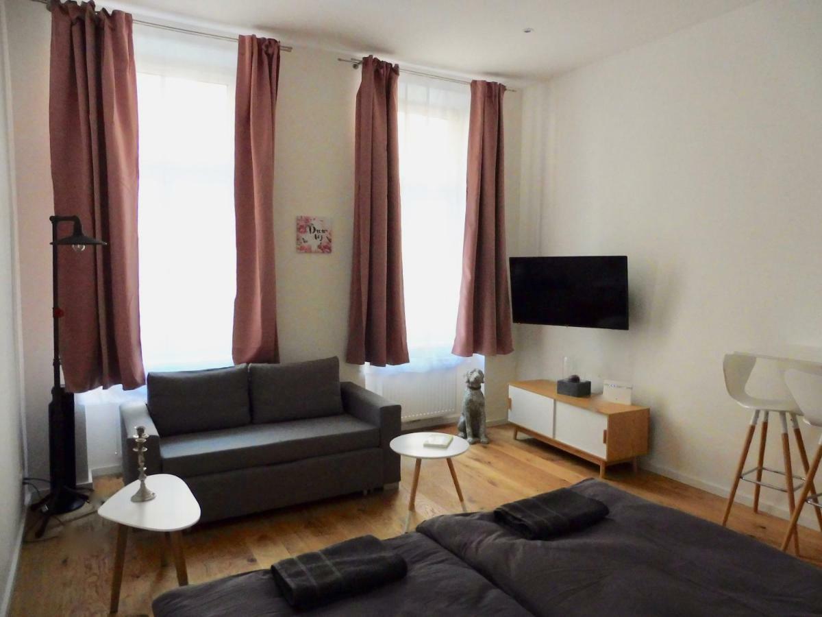 New Center Apartment *