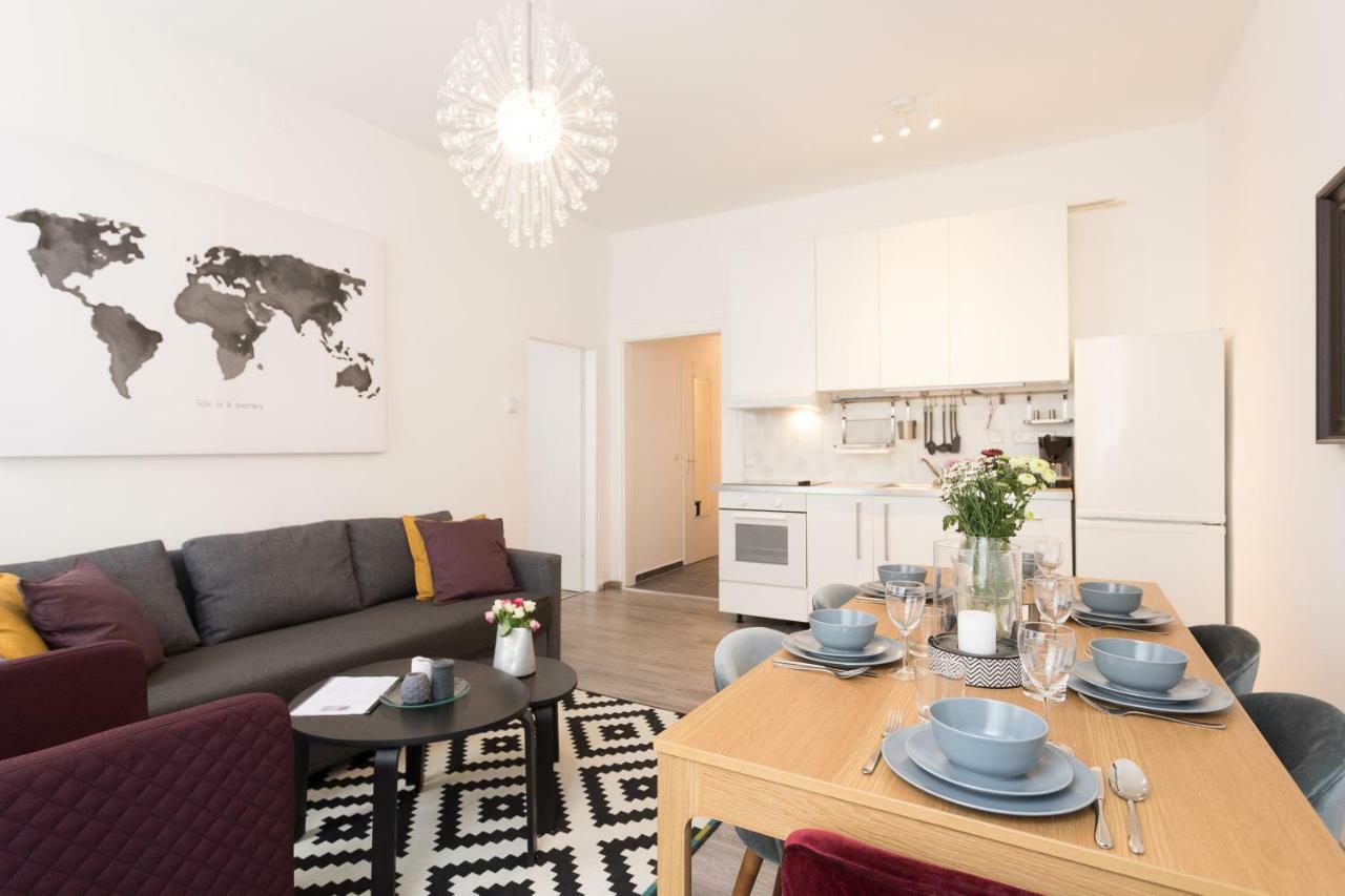 Goodman's Iv Apartment