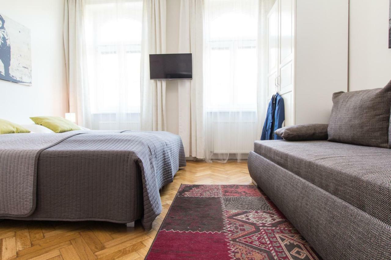 Apartment Design I Contactless Check-in