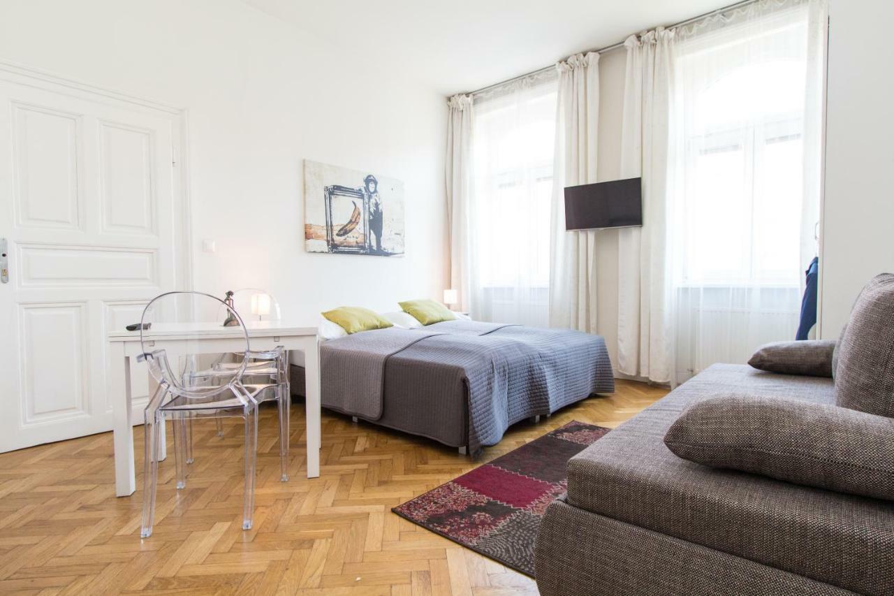 Apartment Design I Contactless Check-in