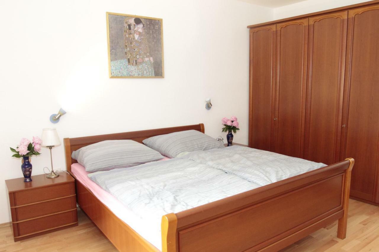 Apartment Stay-in 23