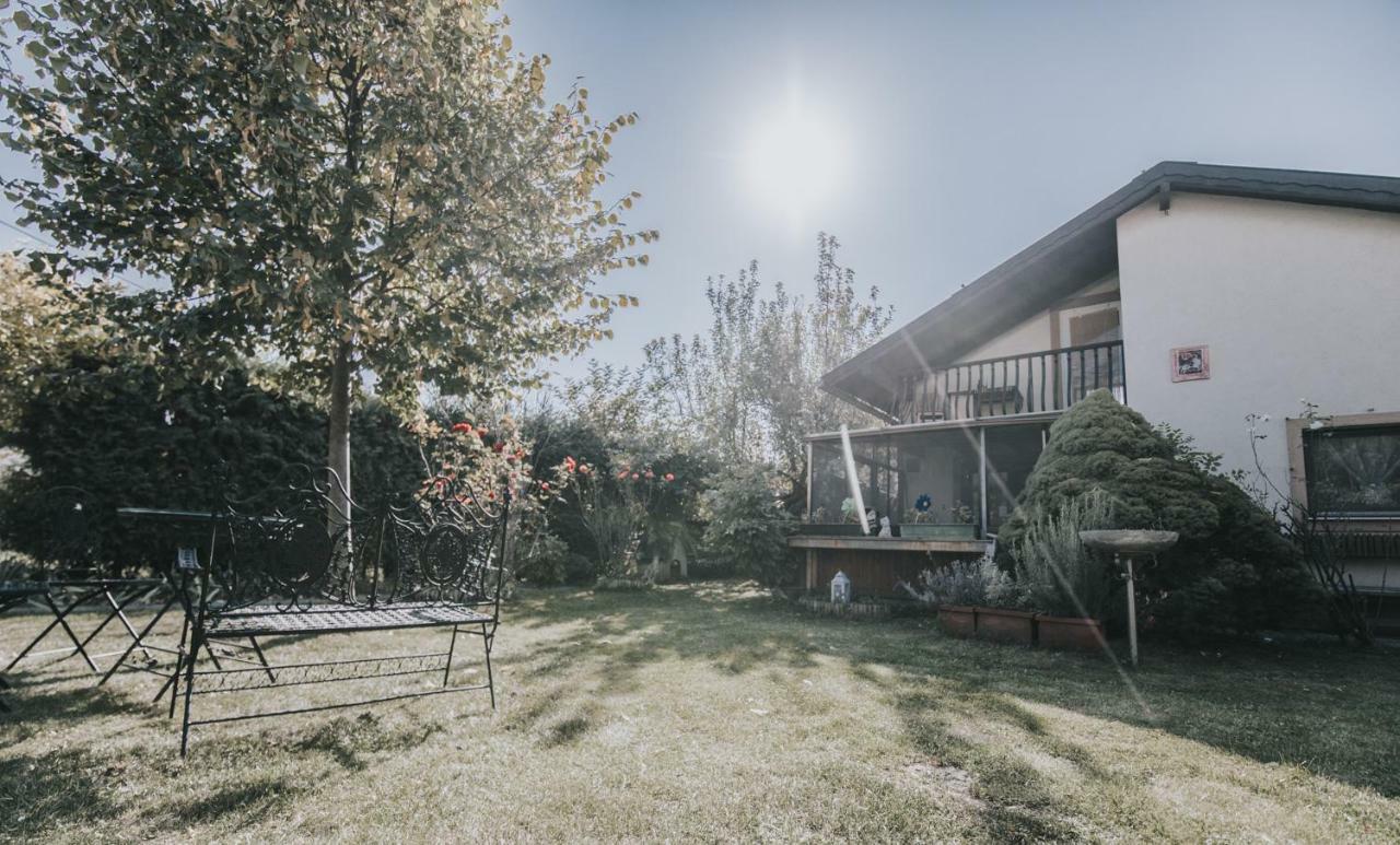 Garden House With Parking Lot Apartamento *